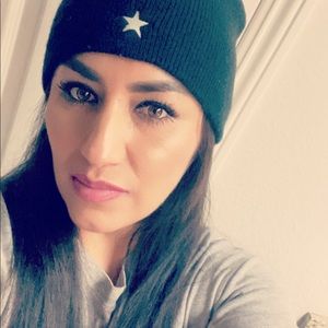 Meet your Posher, Clementina